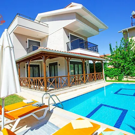 Villa Paradise Town Lisa *